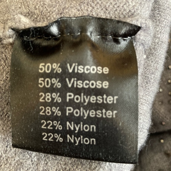 La Fiorentina Wrap/Poncho - Picture 8 of 9